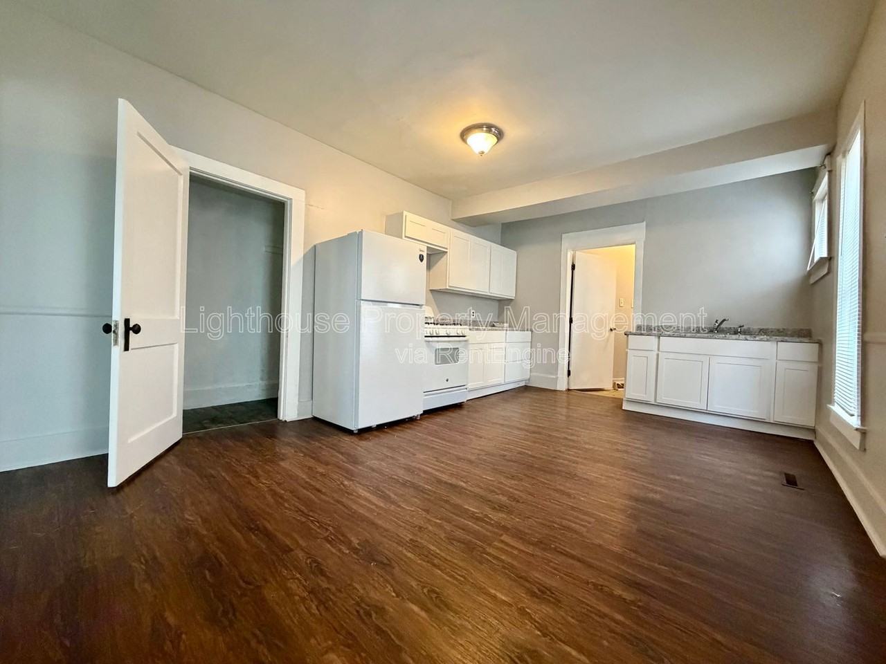 1515 Hoyt St #1 - Photo 6 of 10