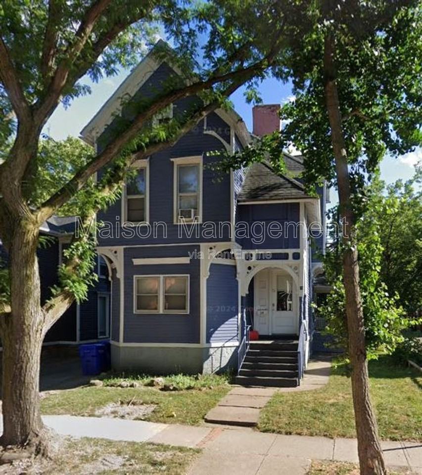 19 Park Ave
