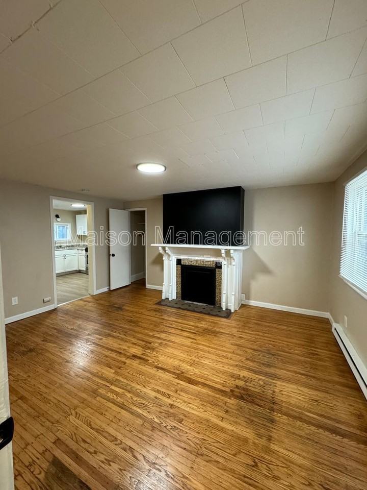 19 Park Ave - Photo 4 of 17