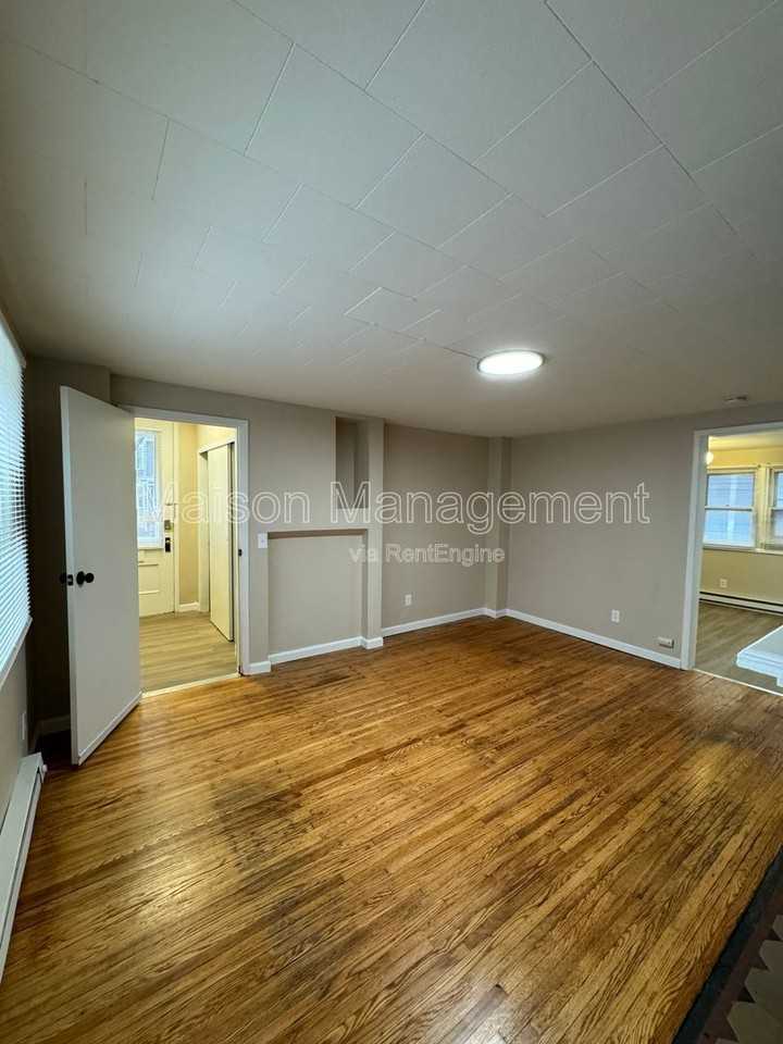 19 Park Ave - Photo 5 of 17