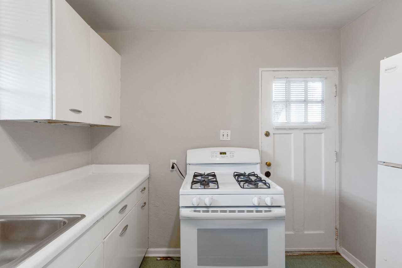 3809 Maplewood Ave #A - Photo 5 of 37