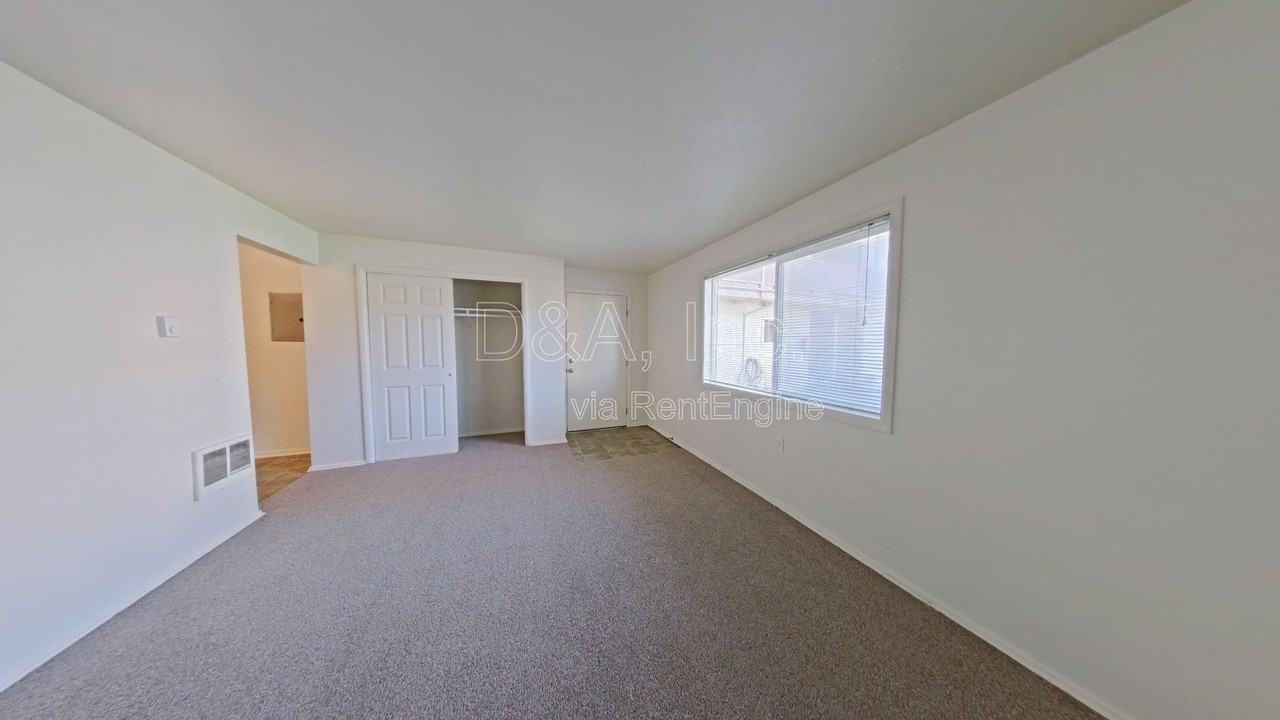 960 Nw Cleveland Ave #6 - Photo 2 of 8