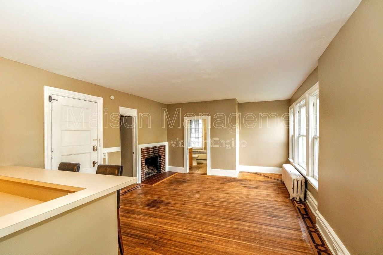 595 University Ave #1 - Photo 3 of 12