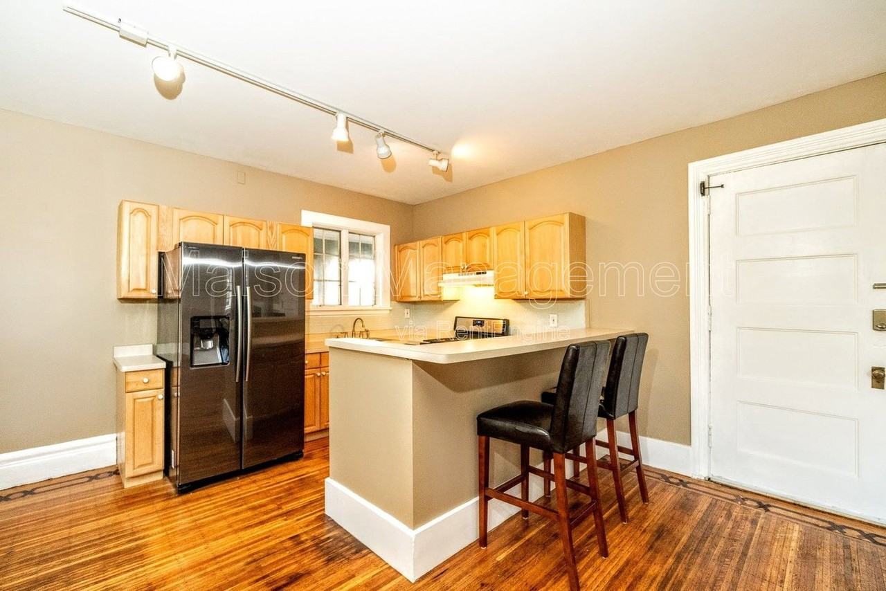 595 University Ave #1 - Photo 7 of 12