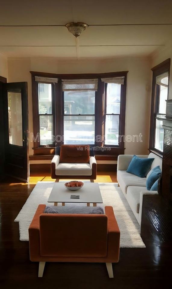 291A Pearl St - Photo 2 of 12