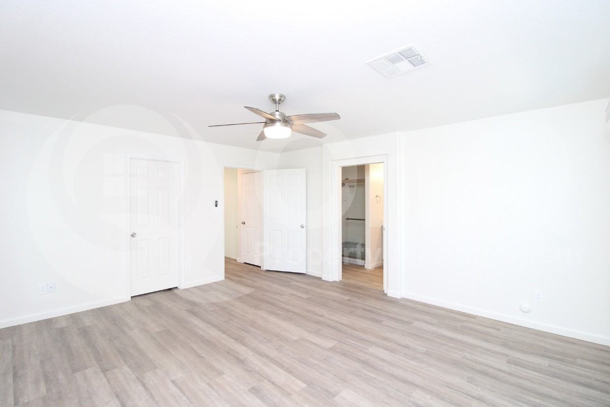 14646 N 90th Dr - Photo 7 of 27