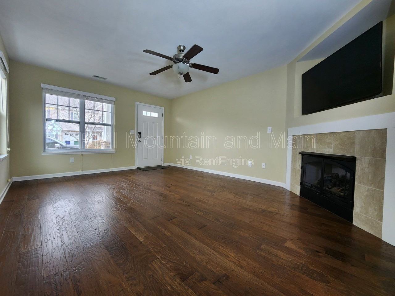 19 Barnett Shoals Dr - Photo 2 of 24