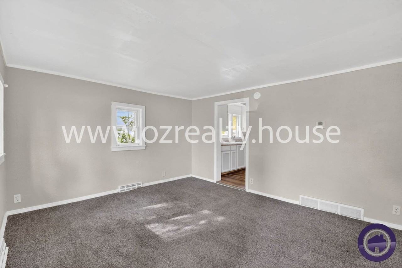564 Williamsville Ave - Photo 2 of 15