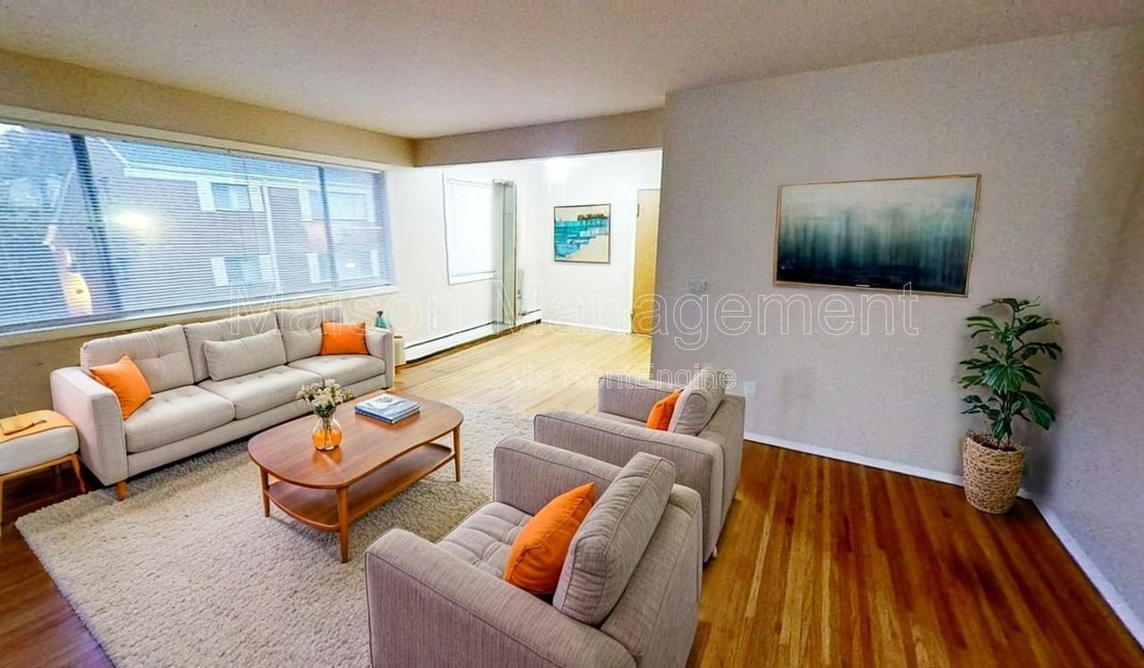 154 Woodhill Dr #3 - Photo 2 of 10