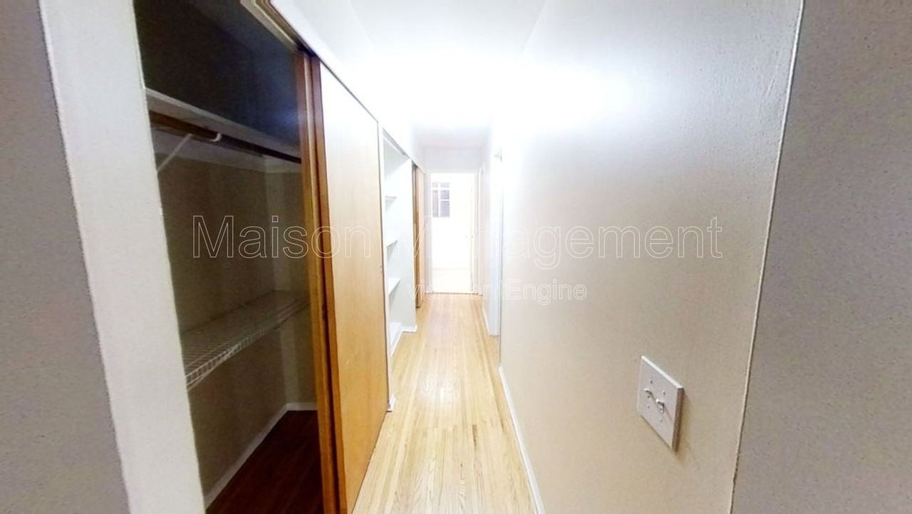 154 Woodhill Dr #3 - Photo 4 of 10