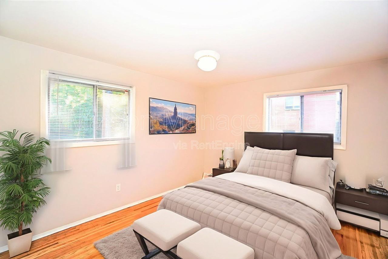 146 Woodhill Dr #6 - Photo 5 of 9