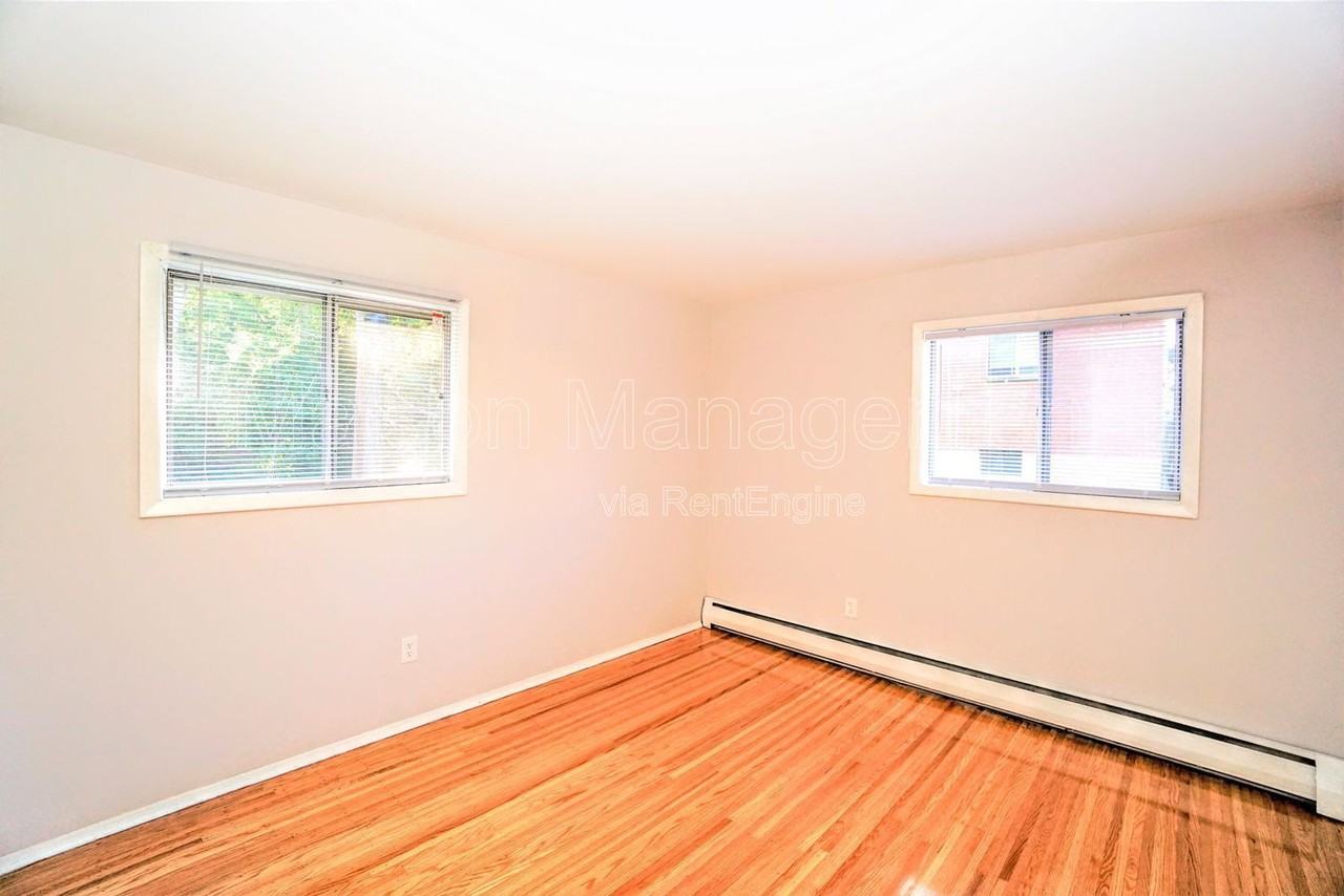 146 Woodhill Dr #6 - Photo 6 of 9