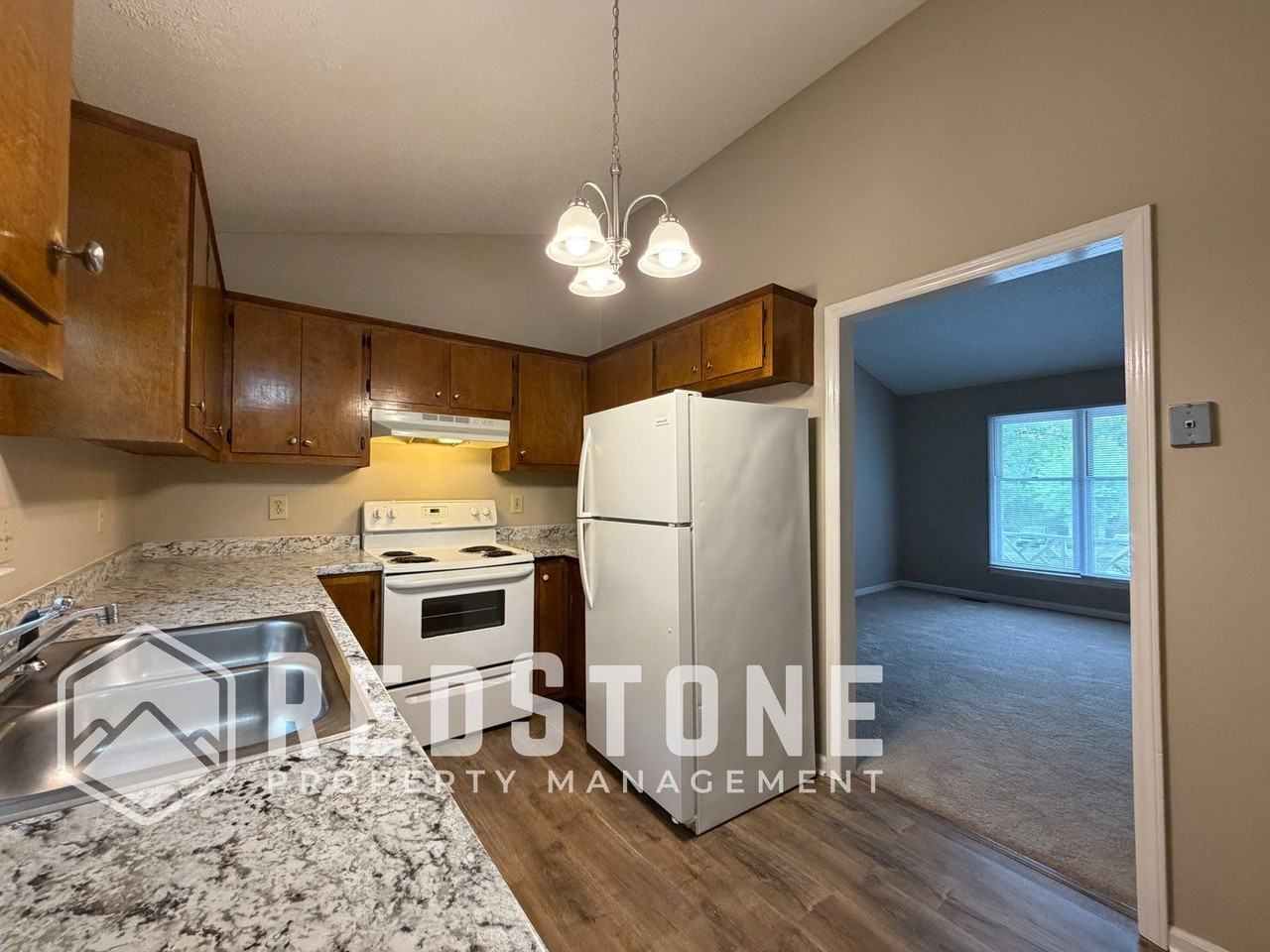 2302 Morningside Dr - Photo 5 of 15