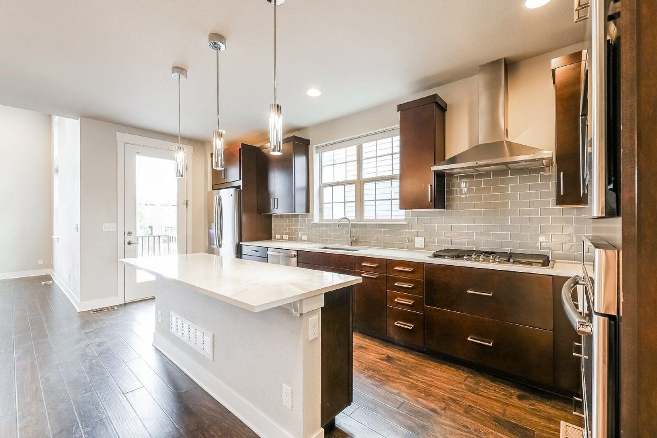 5437 Valentia St - Photo 7 of 18