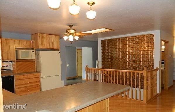 104 LeRay Ave - Photo 2 of 9