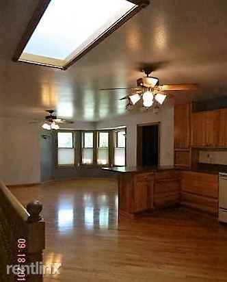 104 LeRay Ave - Photo 3 of 9