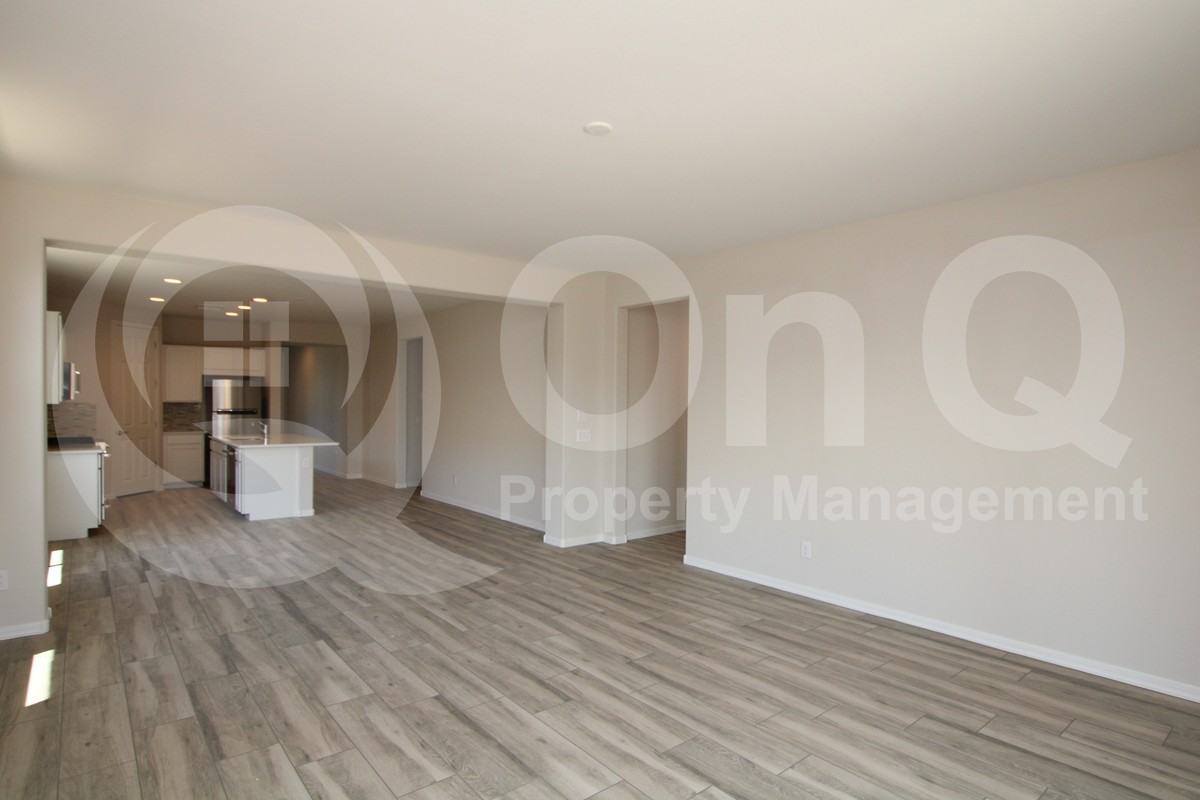 7041 W Coles Rd - Photo 3 of 16