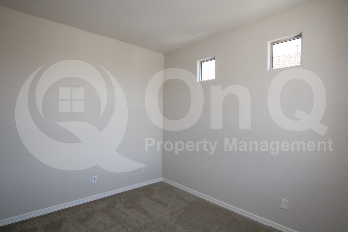 7041 W Coles Rd - Photo 5 of 16