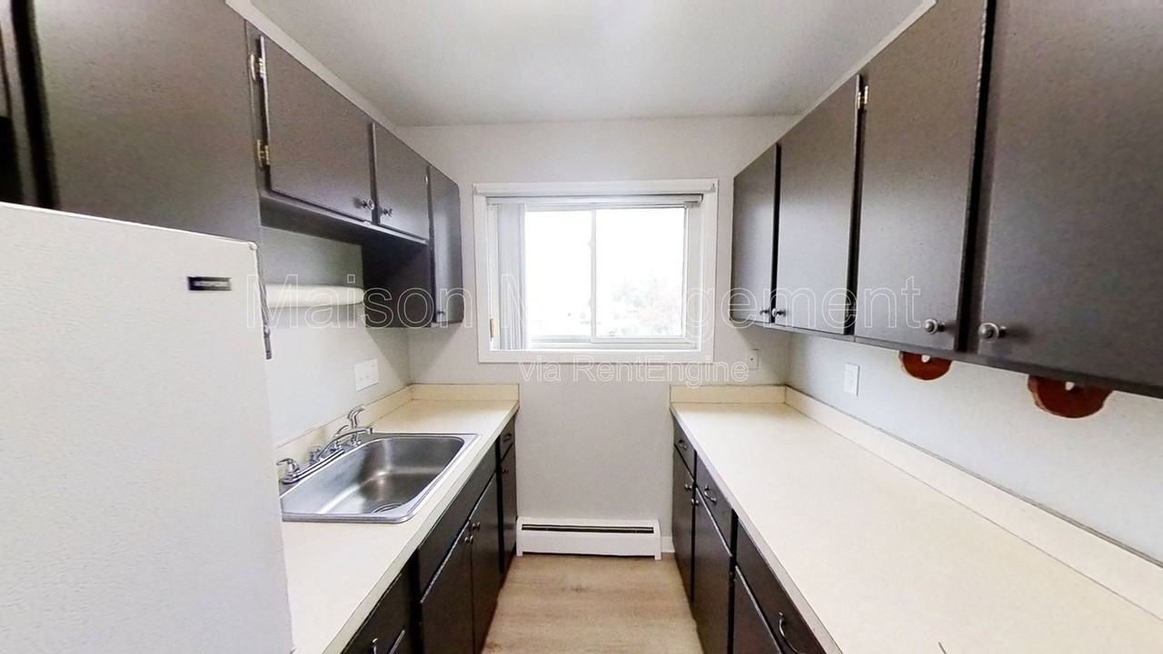 721 Cedarwood Ter #D - Photo 2 of 16