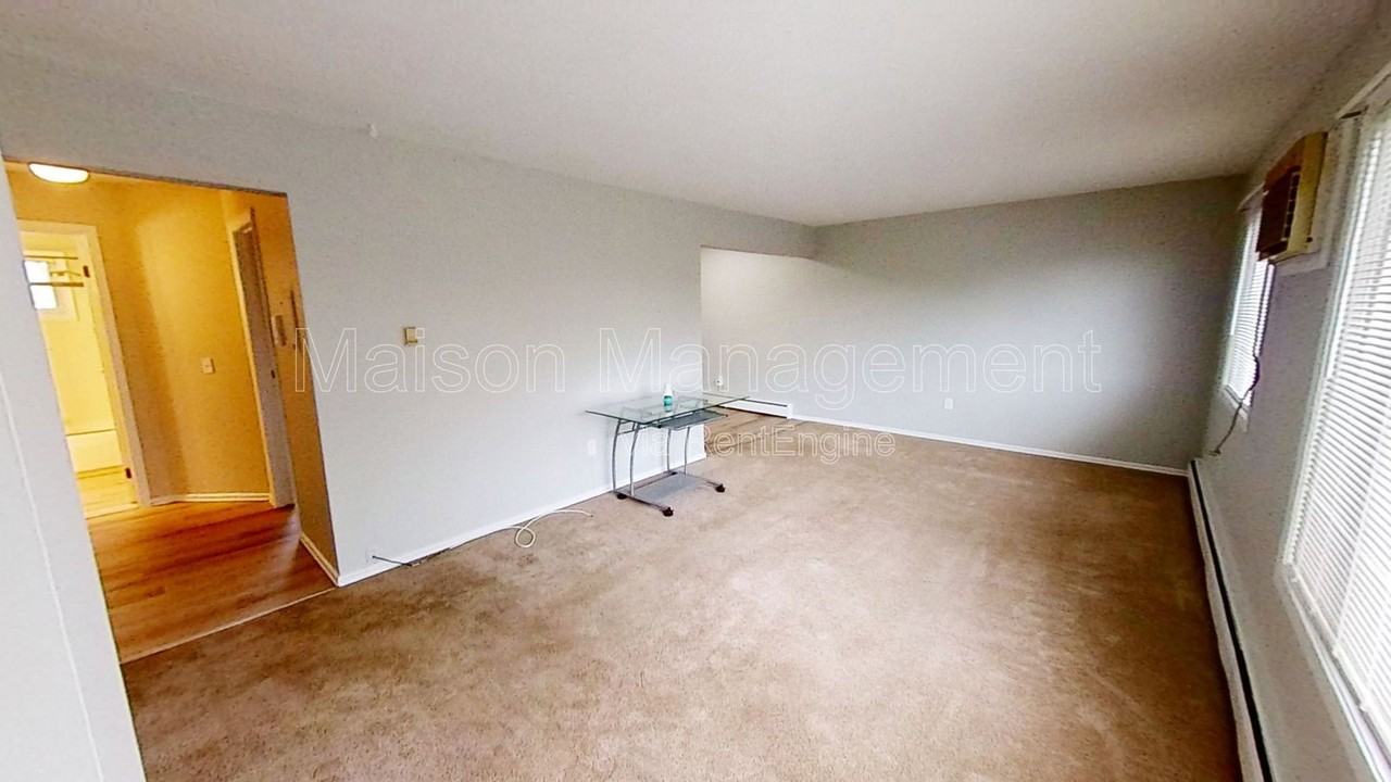721 Cedarwood Ter #D - Photo 7 of 16