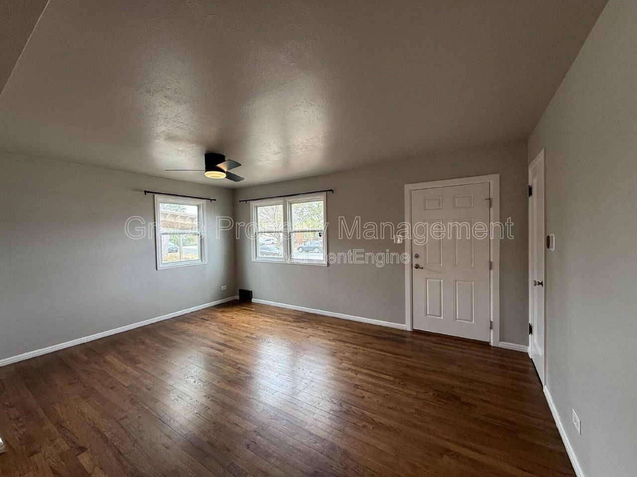 4648 S Lincoln St - Photo 2 of 21