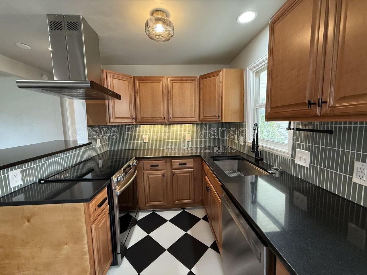 4648 S Lincoln St - Photo 6 of 21