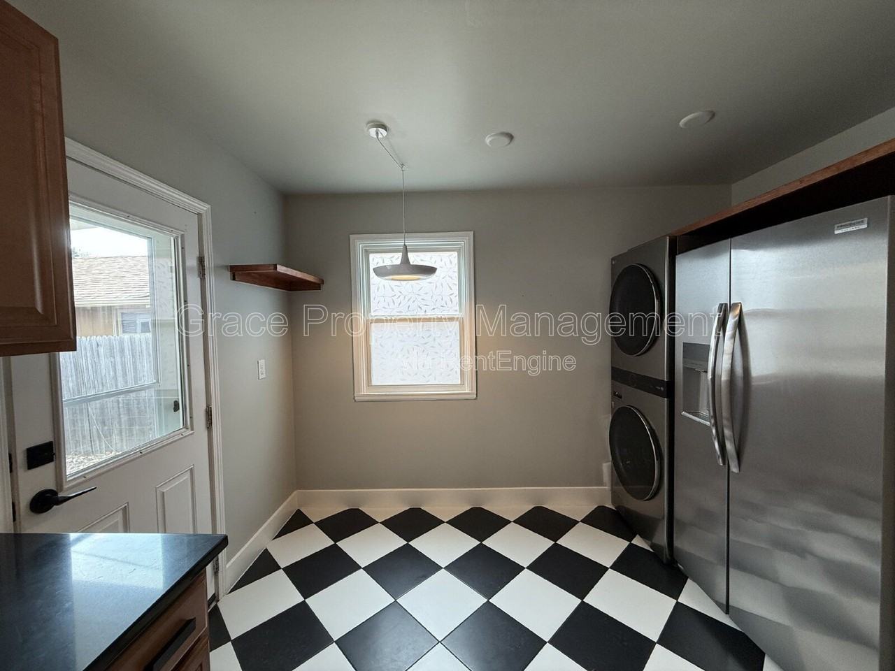 4648 S Lincoln St - Photo 7 of 21