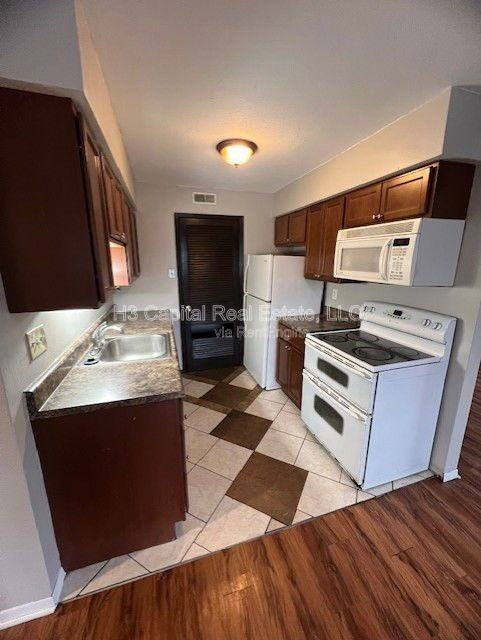 23 Kensington Heights Rd #E - Photo 4 of 7