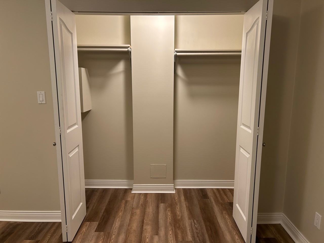 2942 East 5th Avenue - Photo 5 of 7