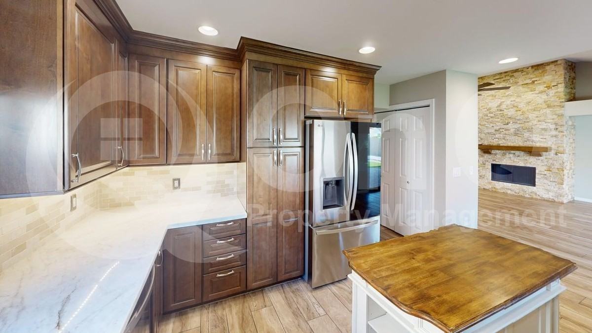 1262 E Commerce Ave - Photo 5 of 26