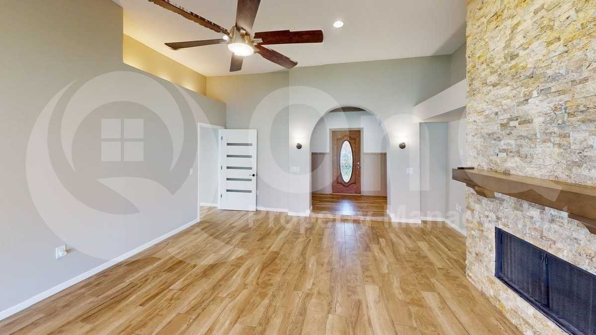 1262 E Commerce Ave - Photo 7 of 26