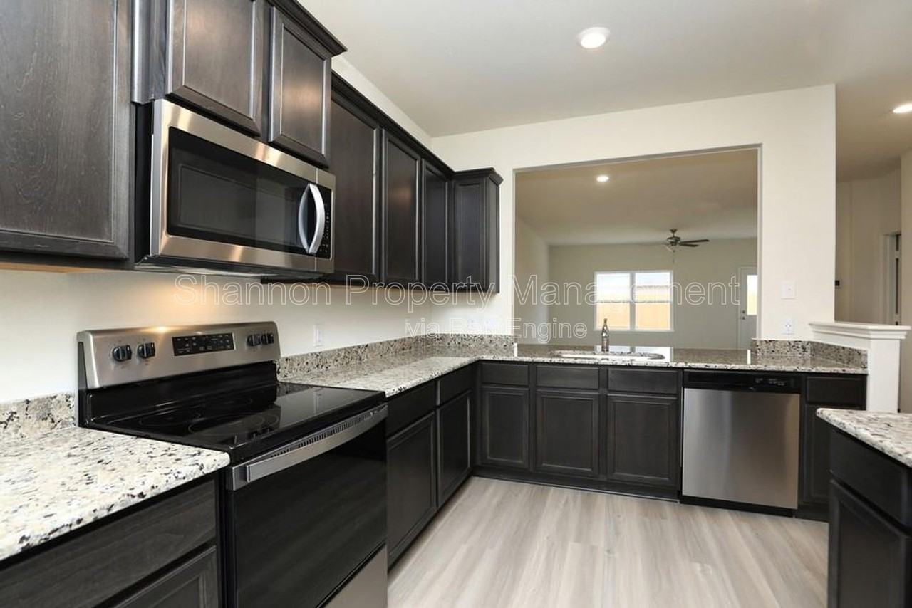 20722 Nala Bear Dr - Photo 2 of 24