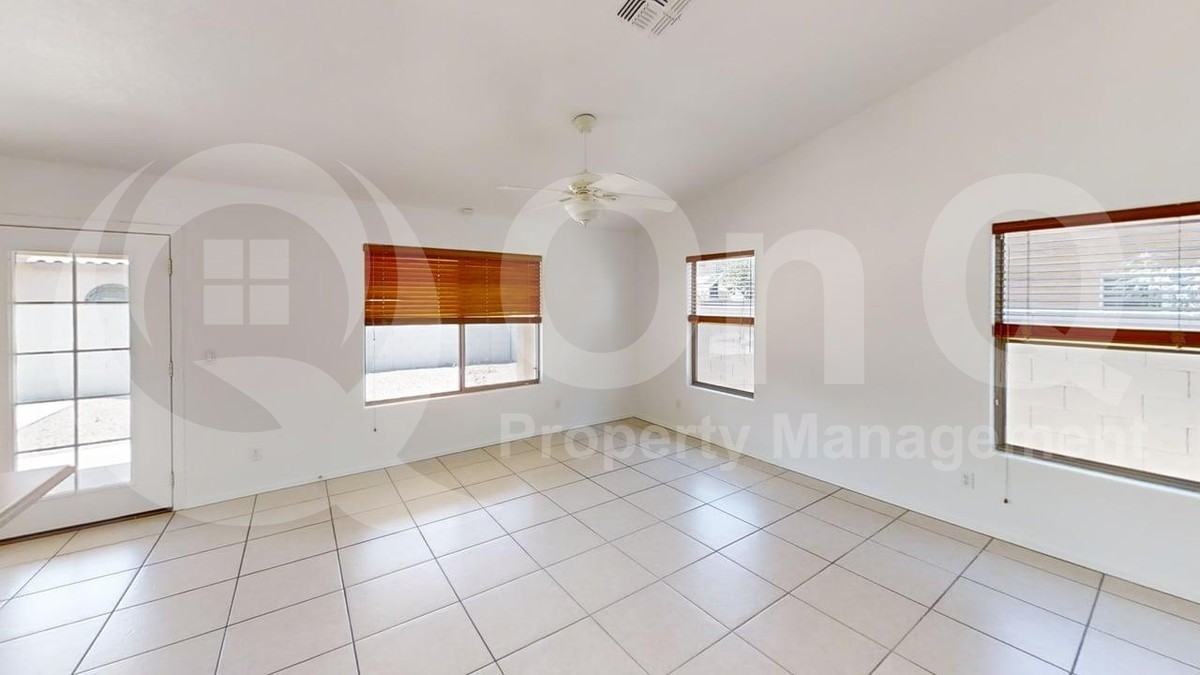 625 E Rancho Viejo Loop - Photo 5 of 24