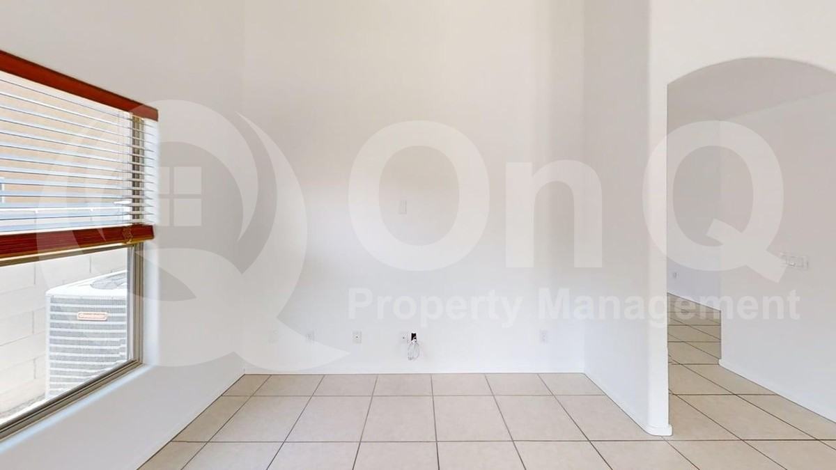 625 E Rancho Viejo Loop - Photo 7 of 24