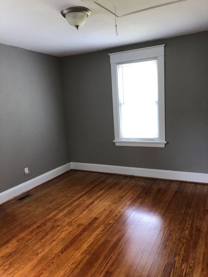 5308 Waverly Ave - Photo 3 of 10