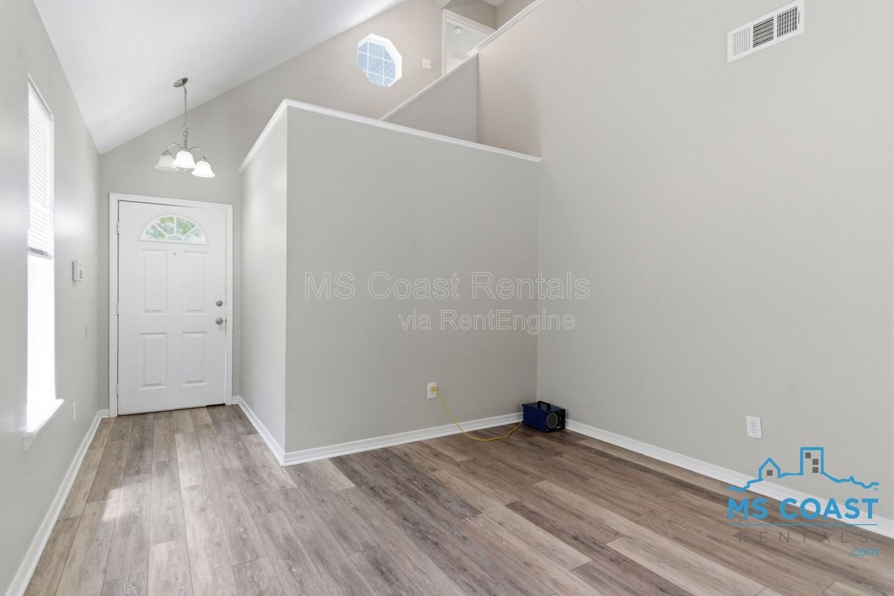 11136 Windsor Hill Dr - Photo 6 of 23