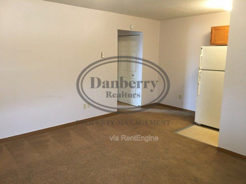 319 Frazer St #F - Photo 2 of 11