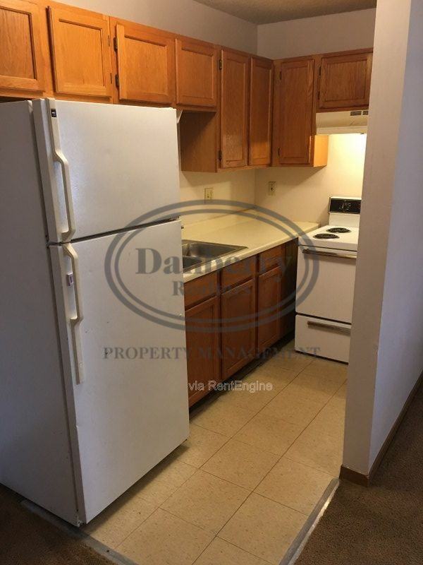 319 Frazer St #F - Photo 3 of 11