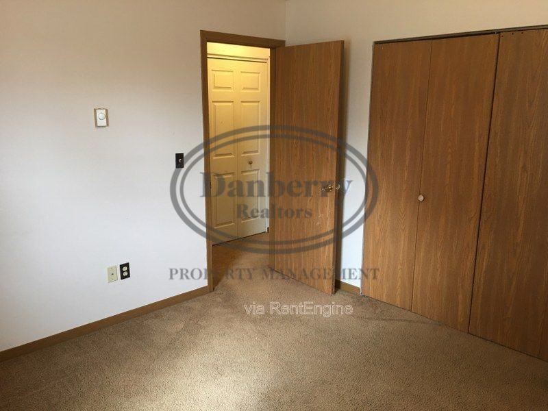 319 Frazer St #F - Photo 6 of 11