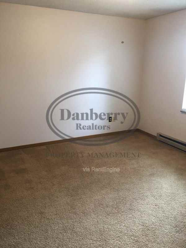 319 Frazer St #F - Photo 7 of 11