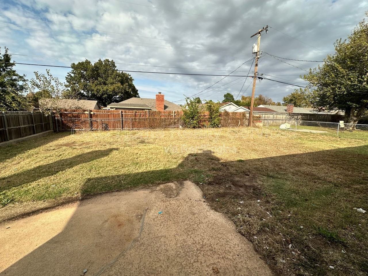 4325 Nw 55th St - Photo 3 of 14
