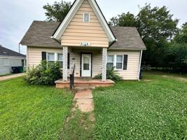 featured image of 2114 Glen Ellyn St