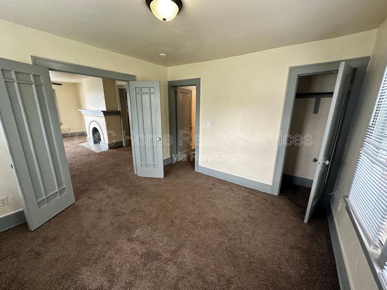 2114 Glen Ellyn St - Photo 4 of 14