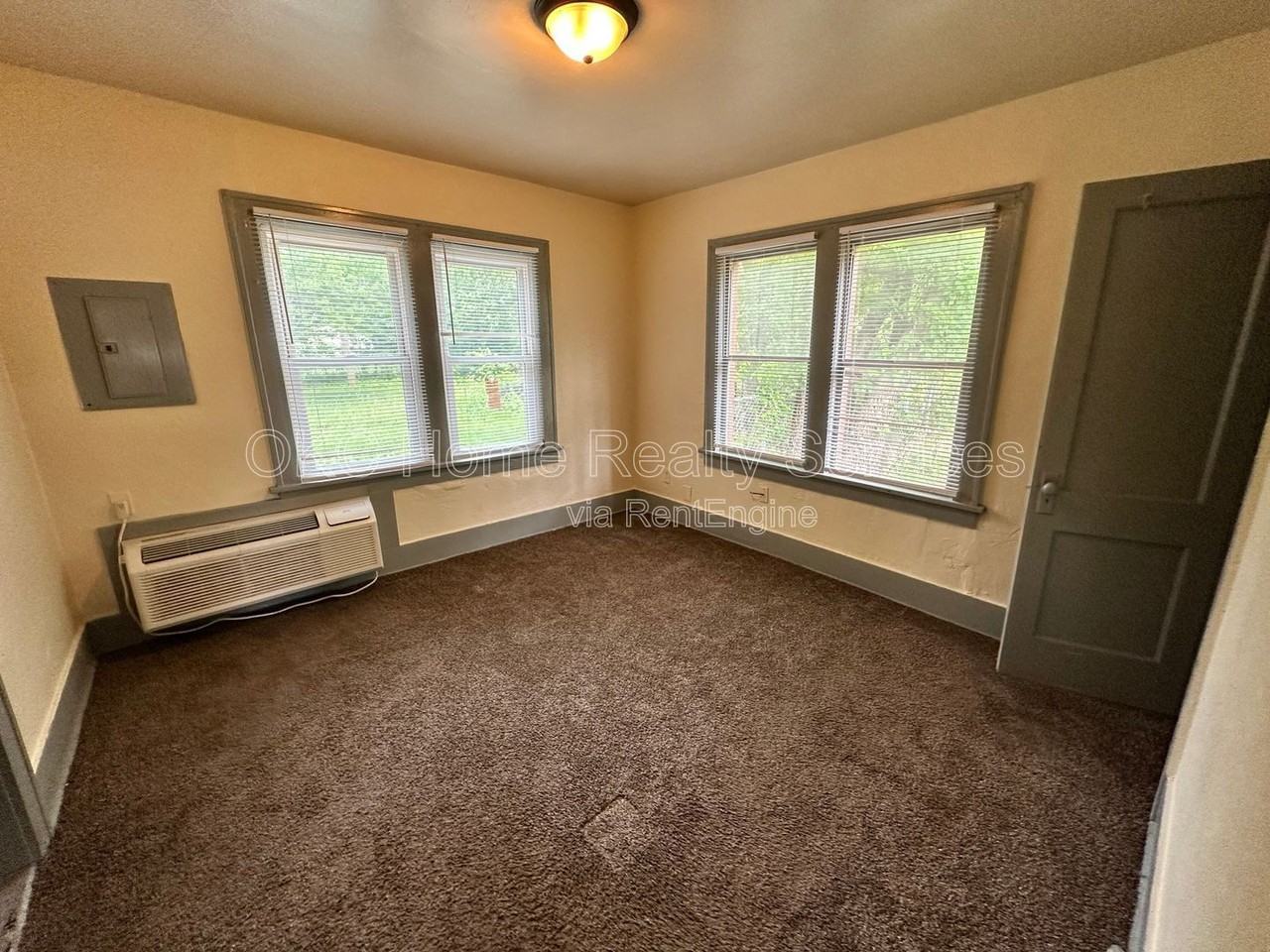 2114 Glen Ellyn St - Photo 7 of 14