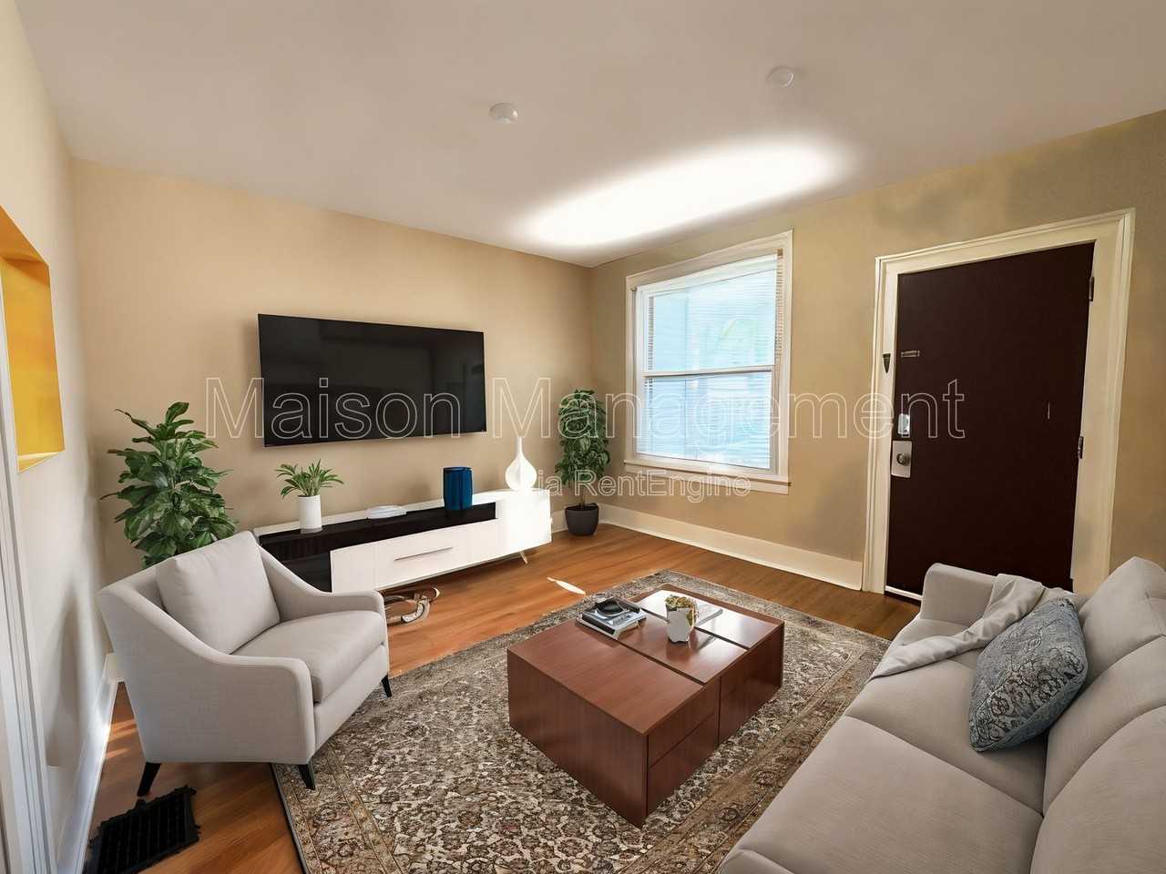 279 S Goodman St - Photo 4 of 17