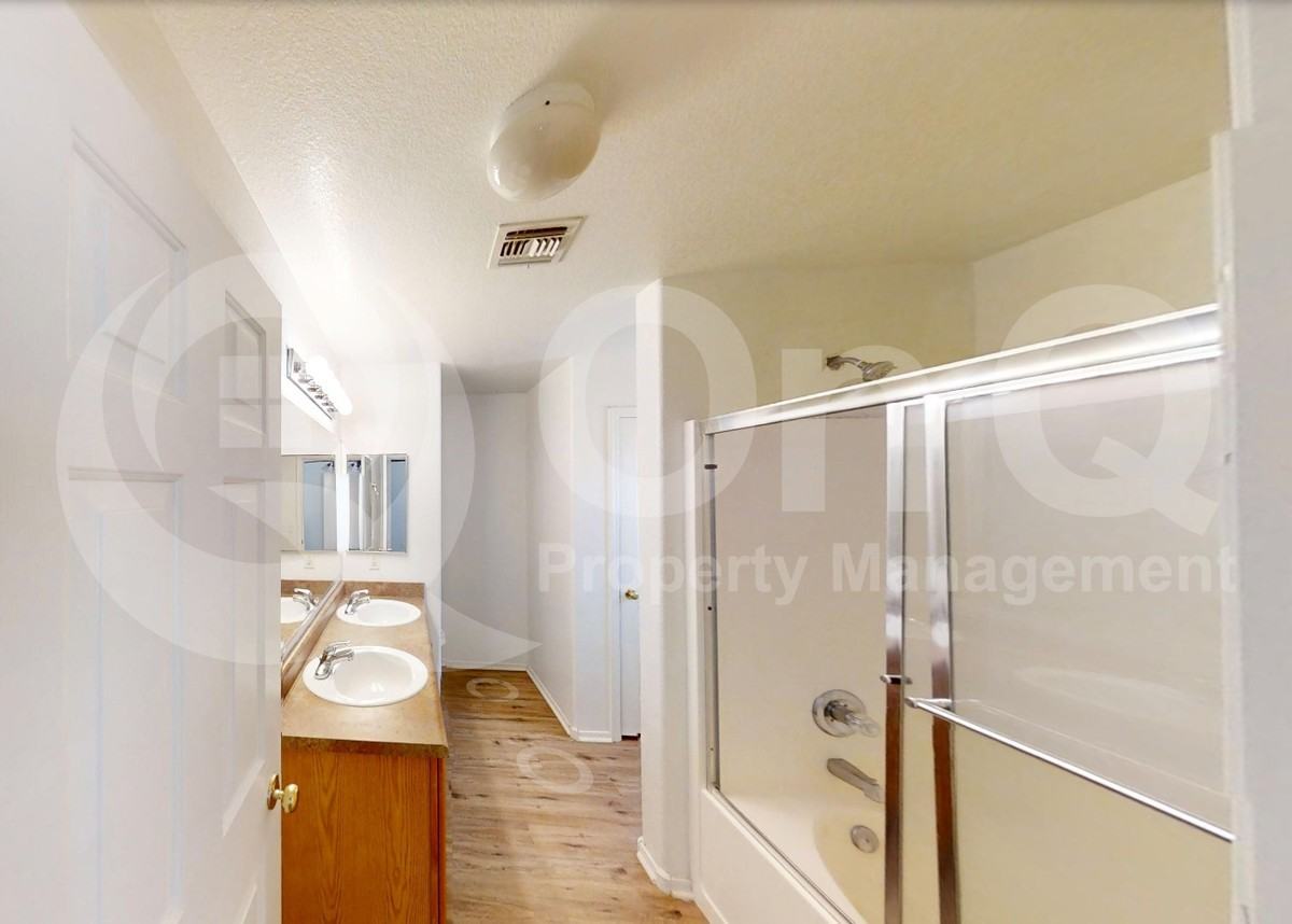 3643 E Constitution Dr - Photo 7 of 11
