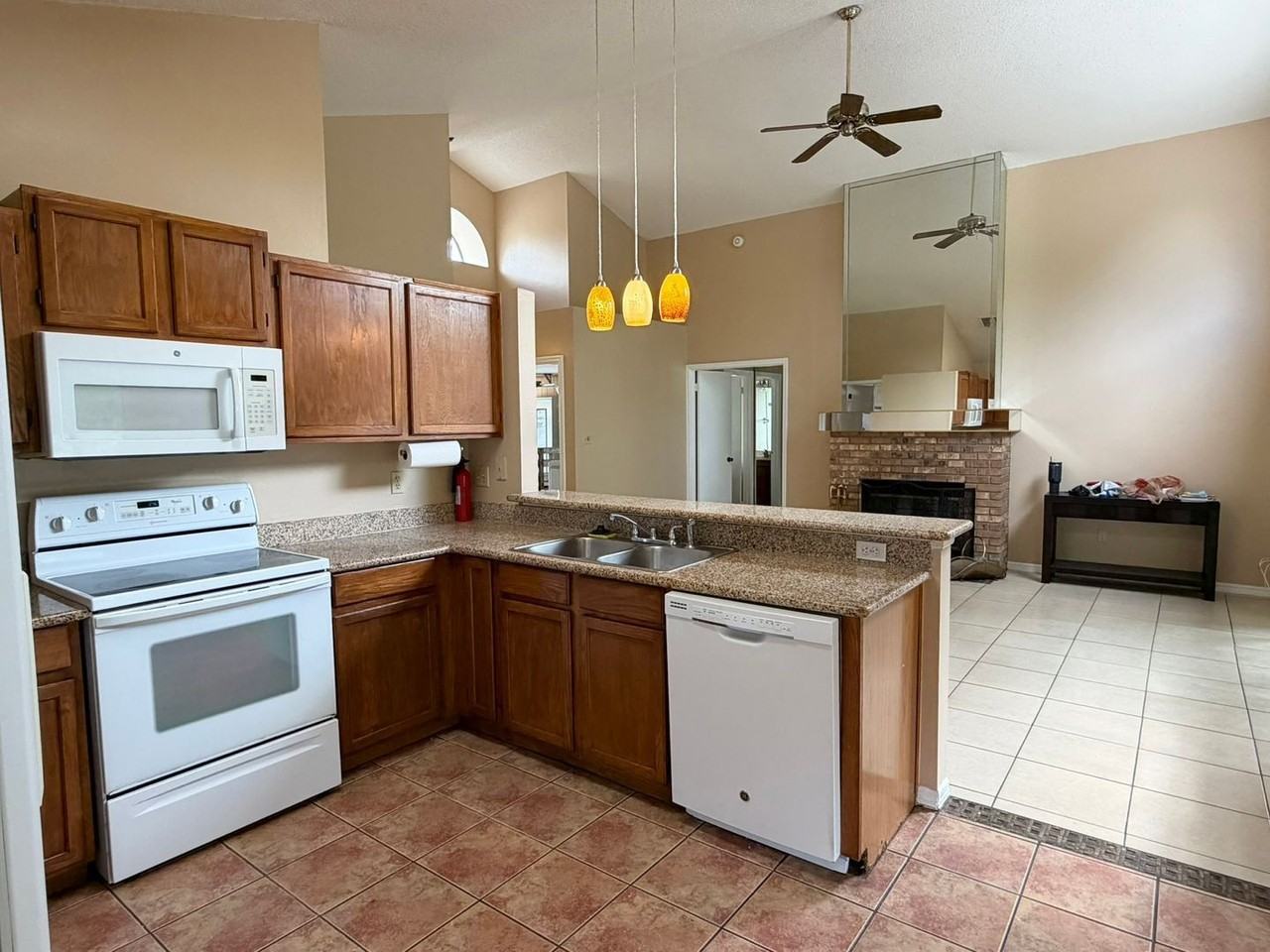 625 Remington Oak Dr - Photo 6 of 23