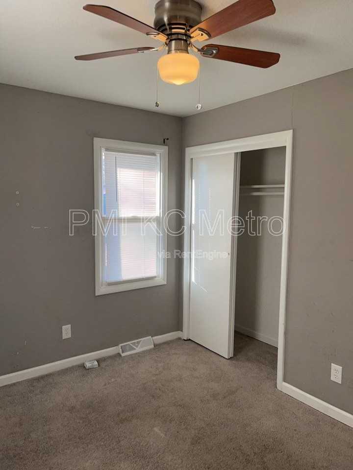 8304 E 110th Ter - Photo 6 of 19