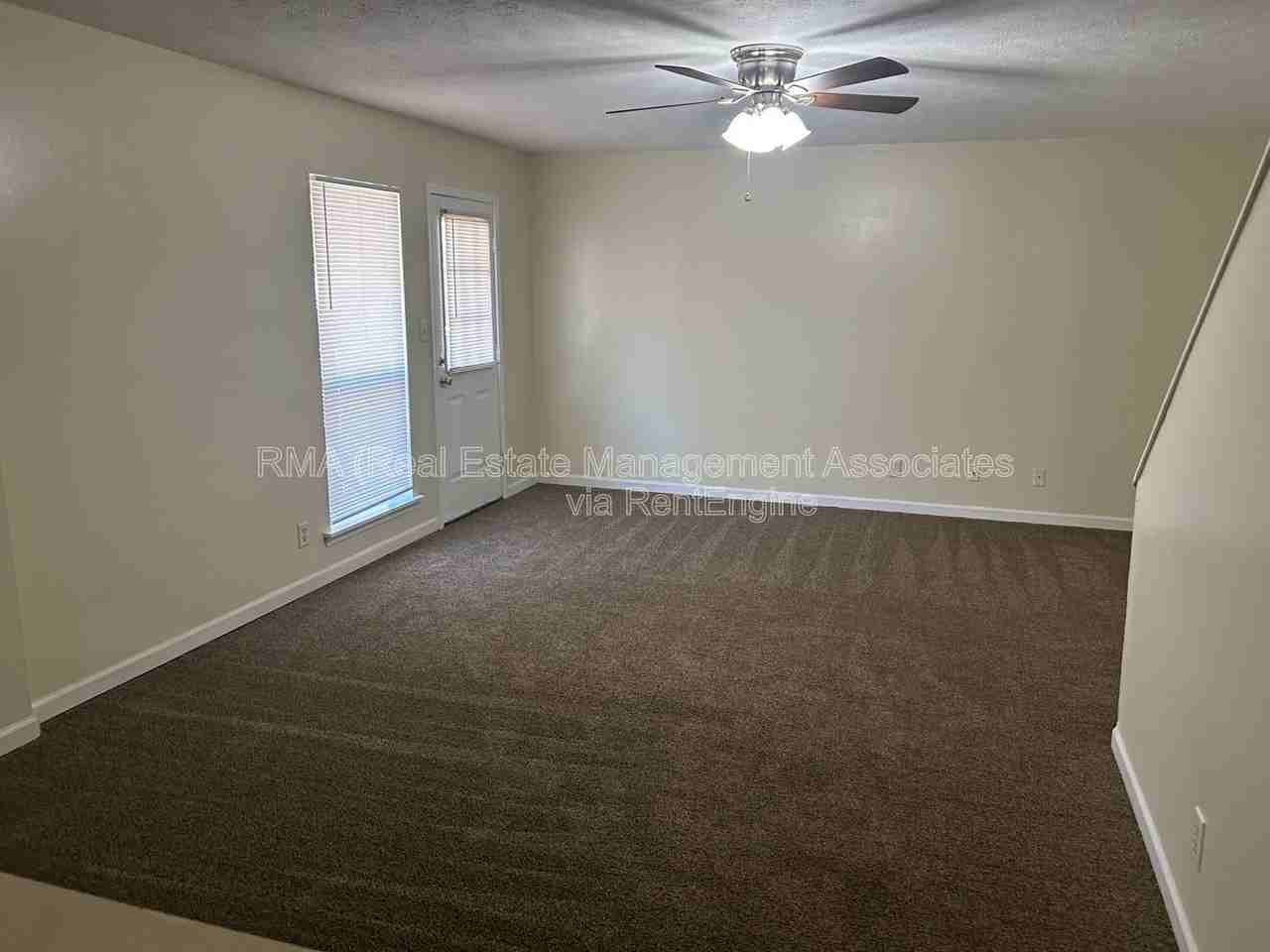 105 Westwind Ct - Photo 2 of 7