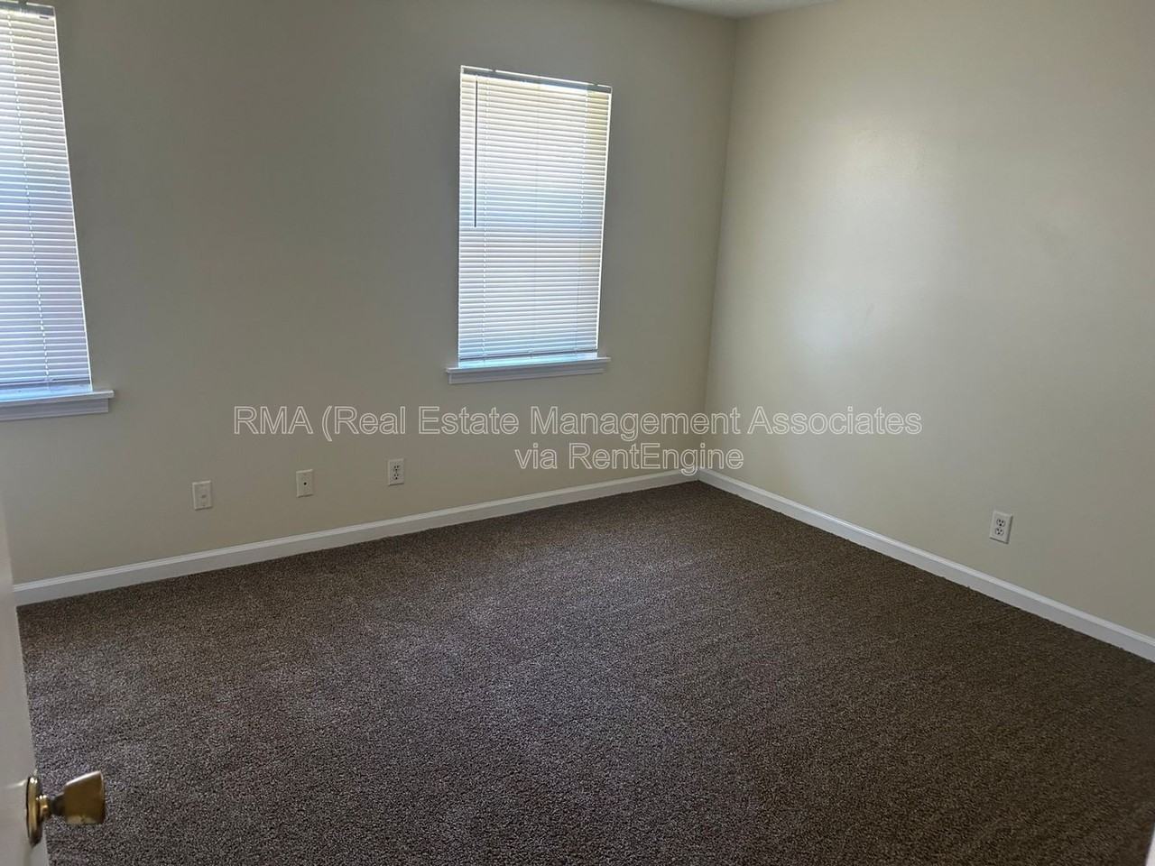 105 Westwind Ct - Photo 4 of 7